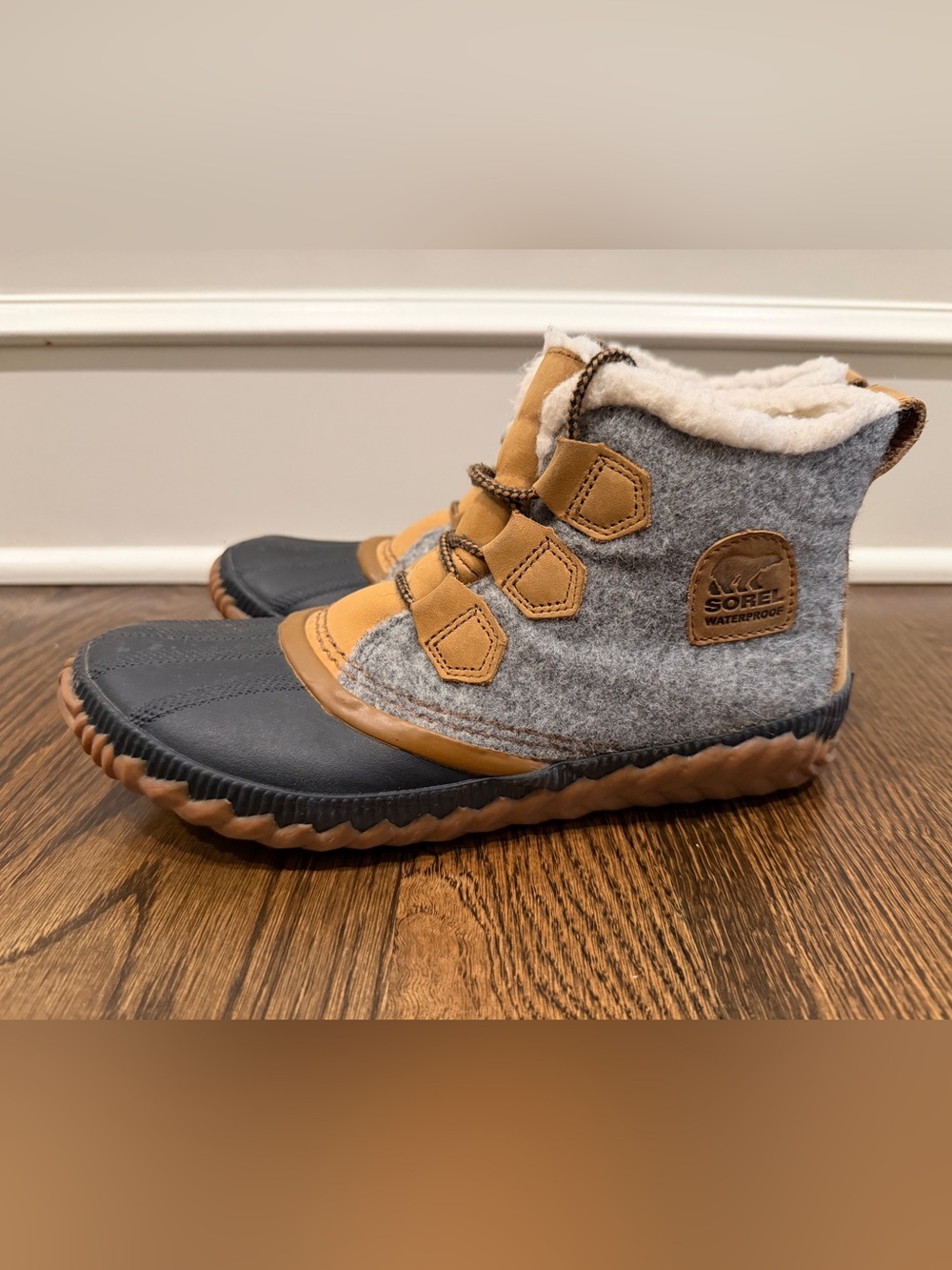 Women’s Sorel Grey, Tan and Black Winter Boots